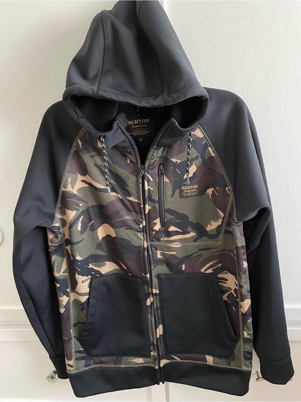 Burton Men's Camo Hoodie Jacket - Black and Green Excellent Shape Like new